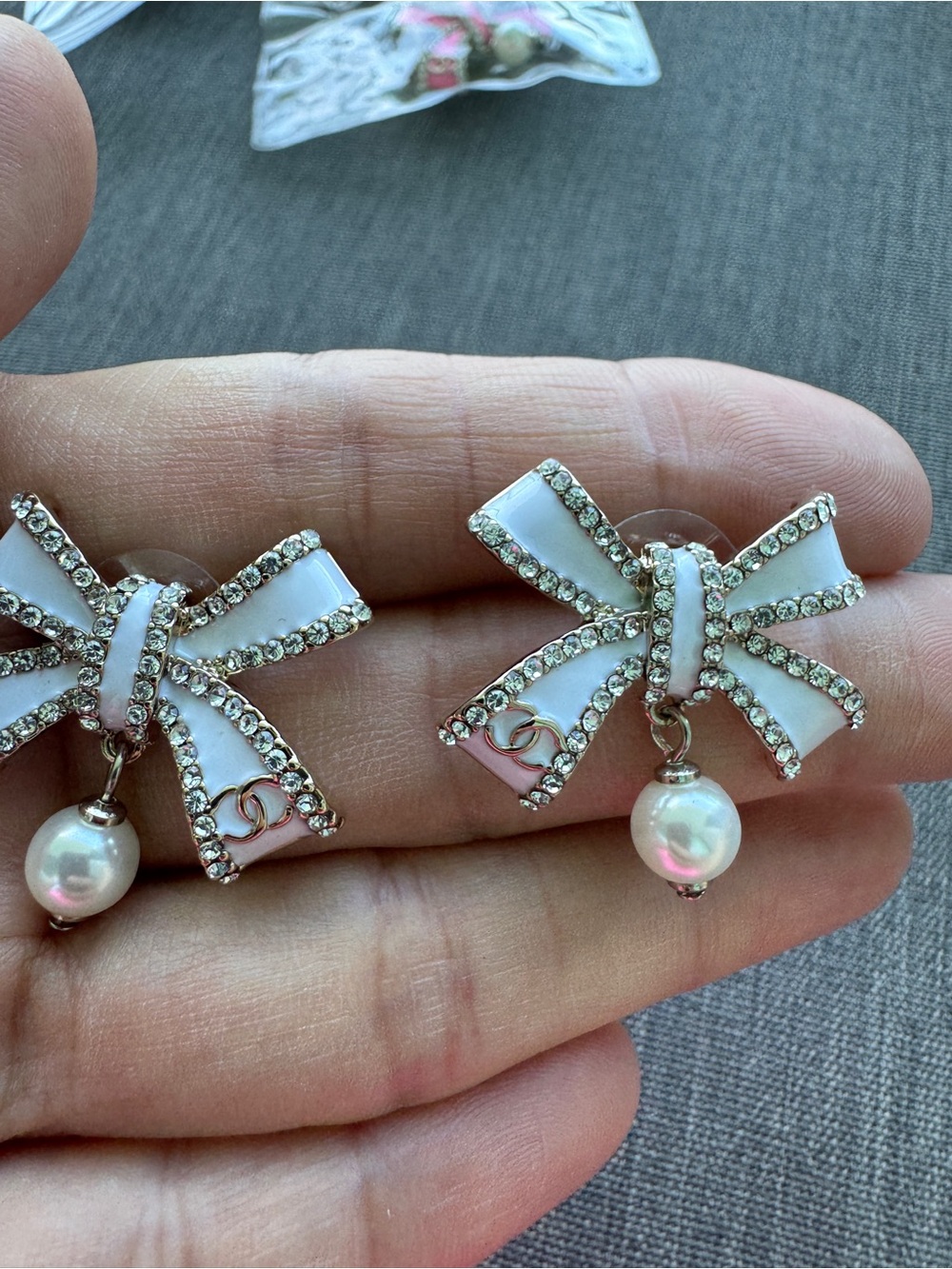 Luxury CC Logo White Enamel Bow CrystalDrop Earrings with Pearl